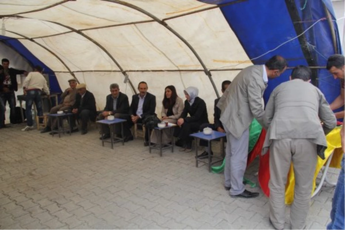 Başkale\'de Suriye Halkına Destek Çadırı Kuruldu