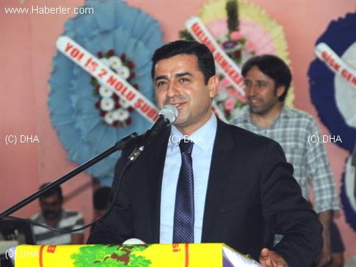 BDP\'li Demirtaş: Başbakan Olarak Şort, Tişort Giyip Gezi Parkına Gidin