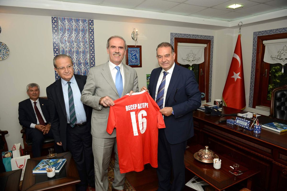 Bursa Futbolla Dünya Vitrininde