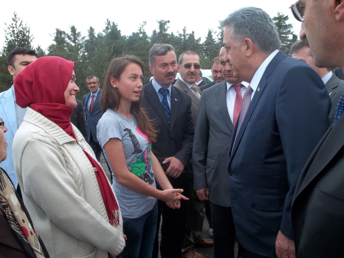 Büşra Suna\'dan Bakan Yazıcı\'dan İstek