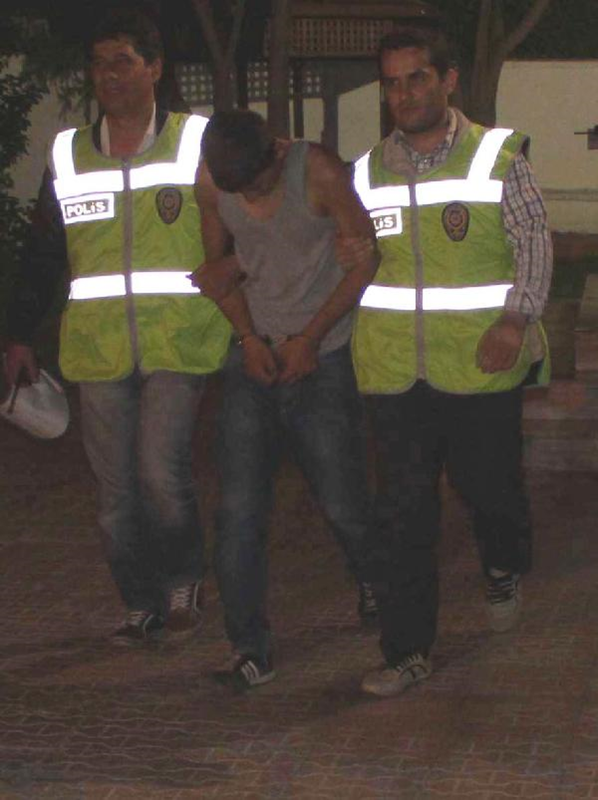 Çaldıkları Altınlarla Otomobil Alıp, Uyuşturucu Ticareti İçin Sermaye Yapmışlar