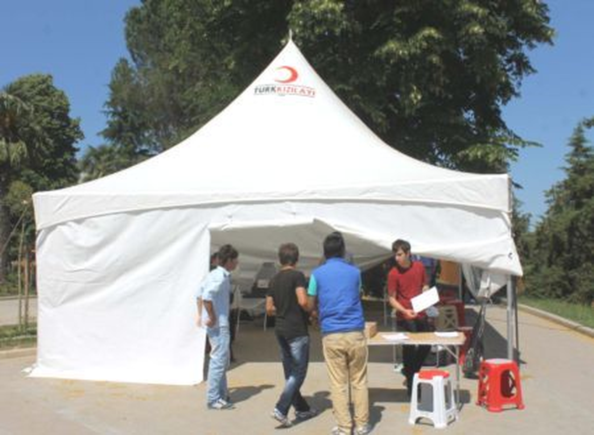 Çarşamba\'da Kızılay Kan Toplama Çadırı Kuruldu