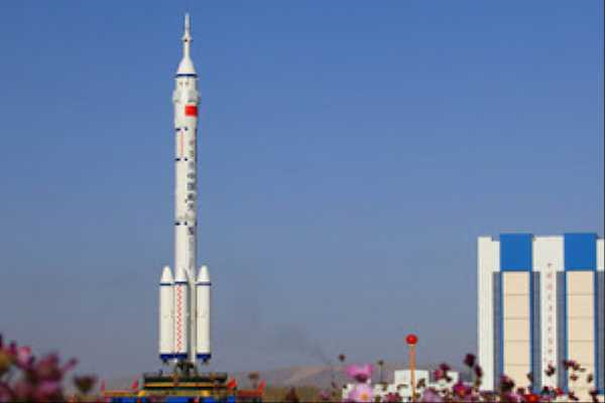 Çin, Uzay İstasyonu İçin Shenzhou-10 Roketini Fırlattı