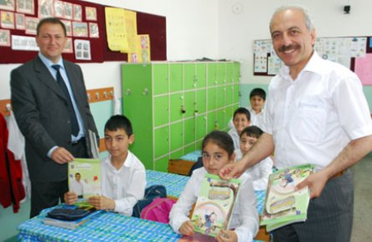Çorum Belediyesi\'nden Öğrencilere Tatil Kitabı