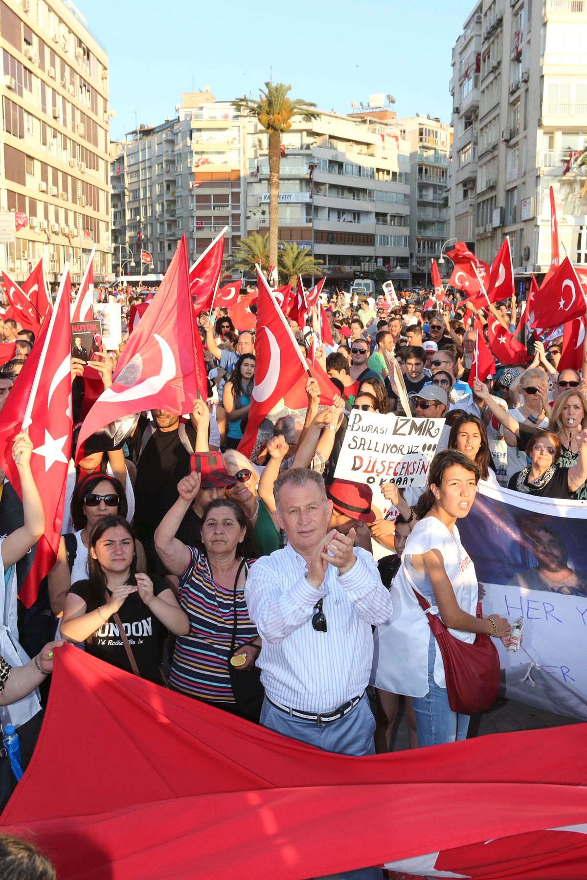 Ege-Koop Genel Başkanı Aslan: "Gençler, İktidardan Muhalefete Herkese Ders Vermiştir"
