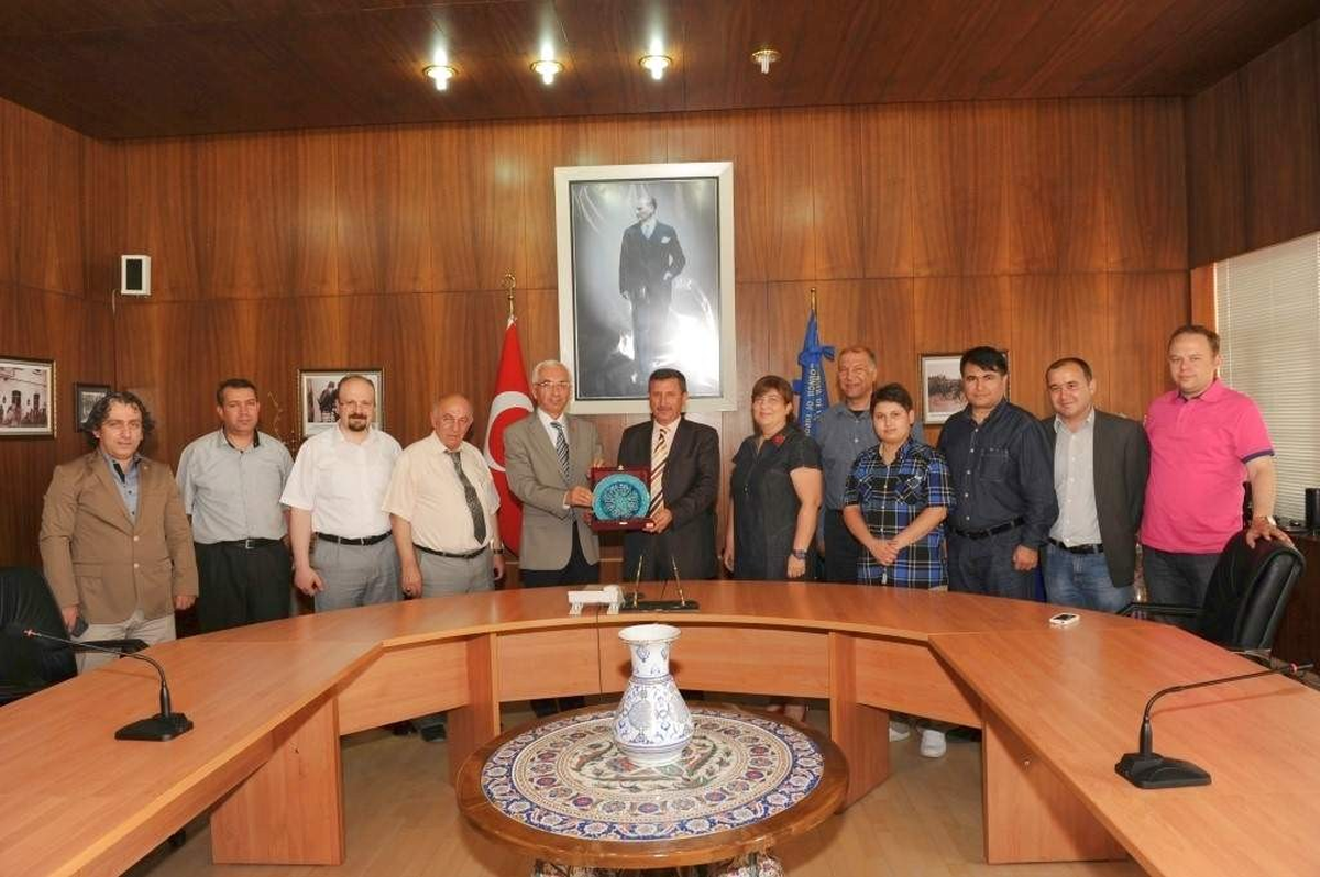 Gazeteciler Cemiyeti Yönetim Kurulu\'ndan Vali Yılmaz\'a \'Hayırlı Olsun\' Ziyareti