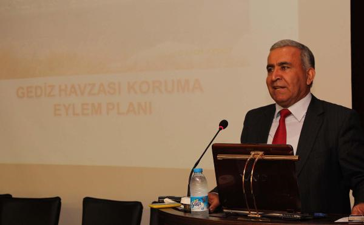 Gediz Su Kanunu\'nu Bekliyor