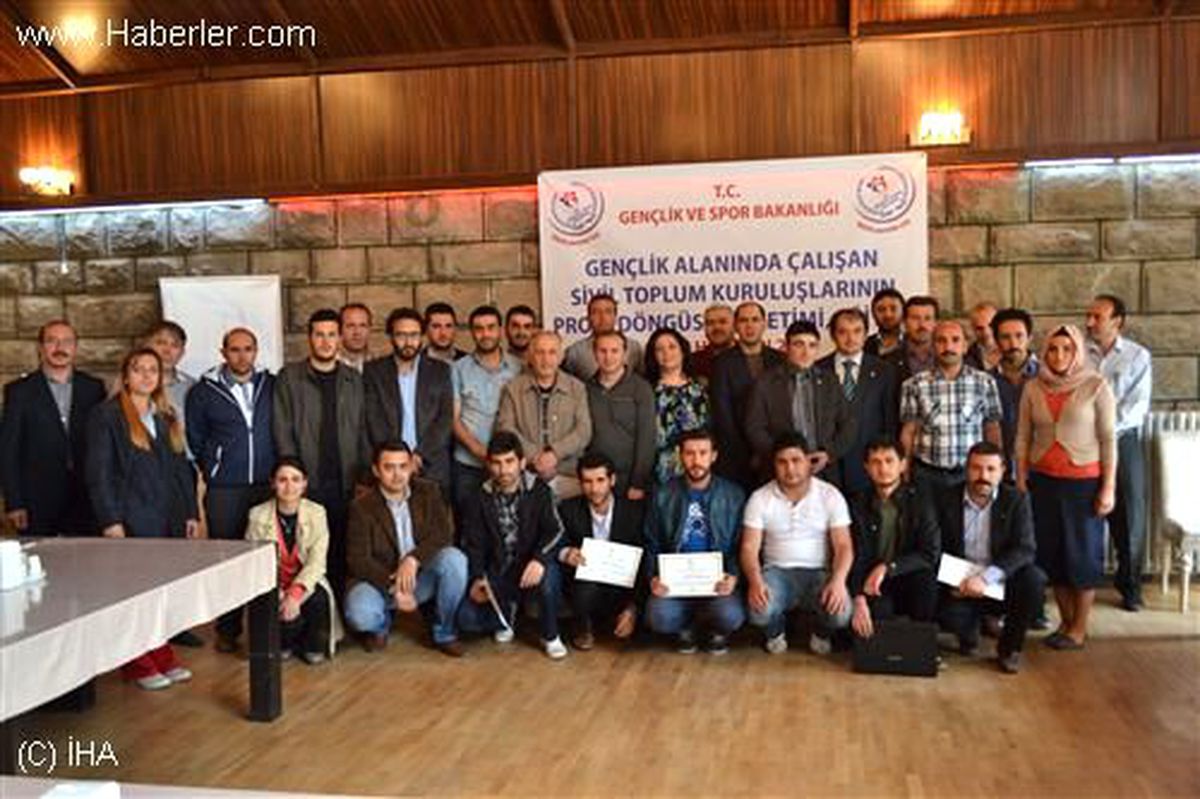 Gençlik Alanında Çalışan Stk\'lara Proje Döngüsü Yönetimi Eğitimi Sona Erdi