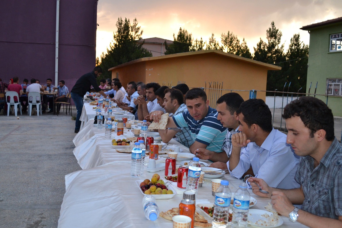 Hilvan Lisesi Öğrencilerine Mezuniyet Gecesi Düzenlendi