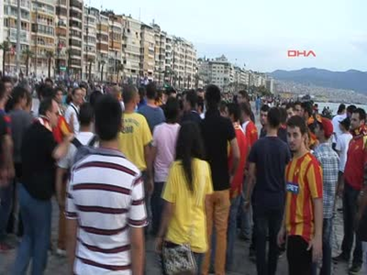 İzmir ) Taksim Müdahalesine İzmir\'den Protesto )