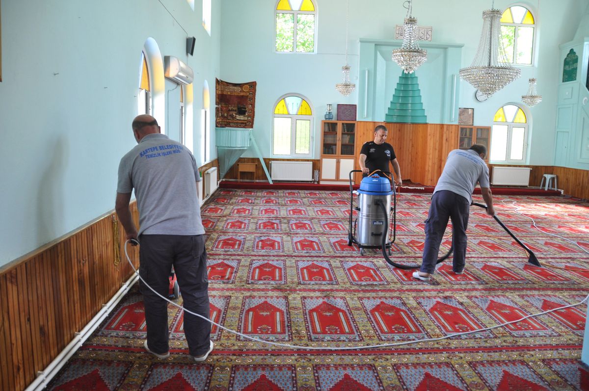 Kartepe\'de Camilere Ramazan Bakımı
