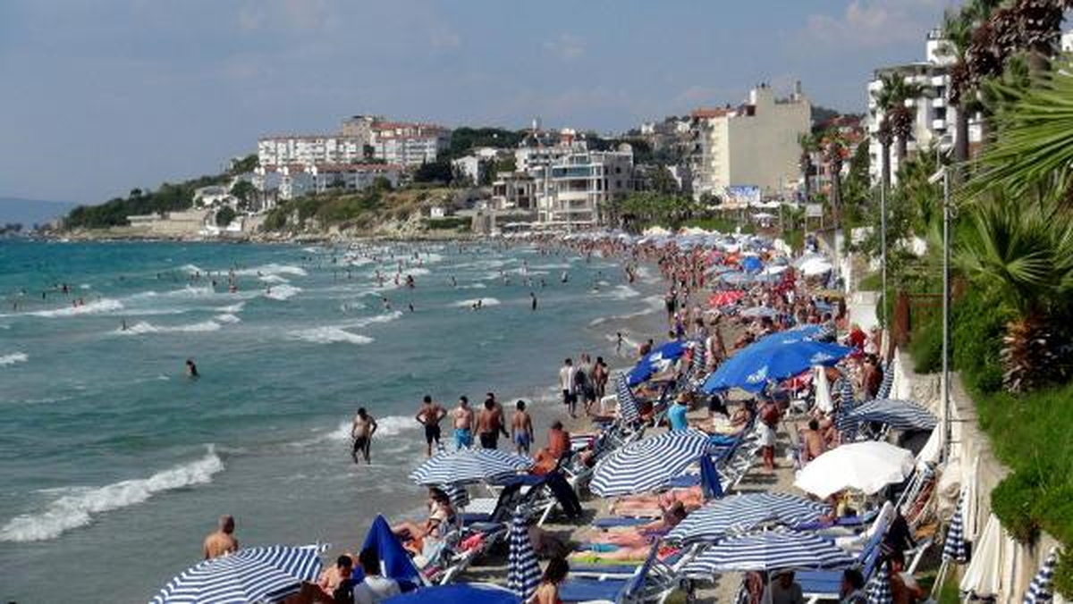 Kuşadası Turistlerle Hareketlendi