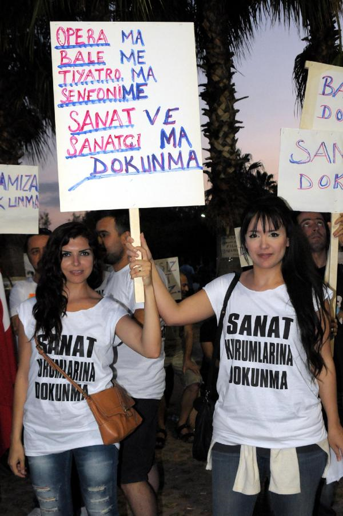 Mersin Gezi Parkı Eylemlerinde Renkli Görüntüler