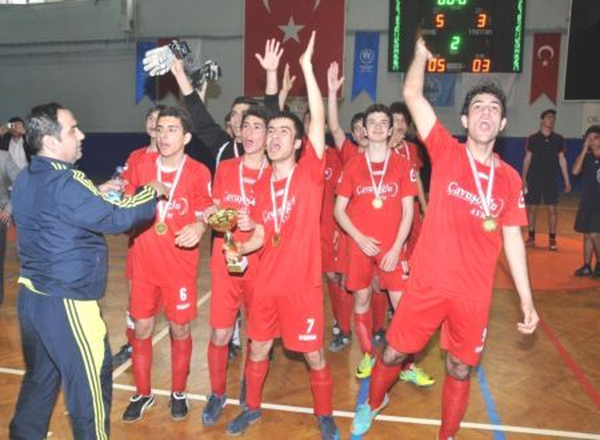Osmaniye\'de Okul Sporları Müsabakaları