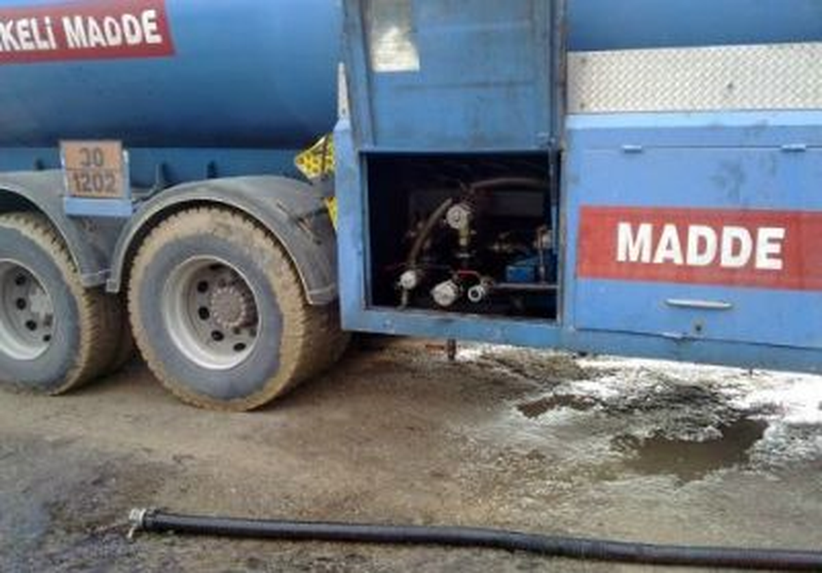 Samsun\'da Gümrük Kaçağı Motorin Ele Geçirildi