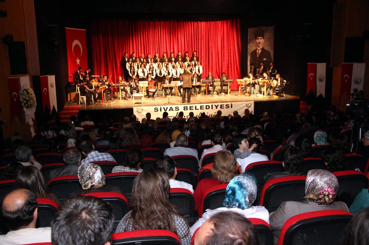 Sivas Belediyesi\'nden Mine Geçili Konseri