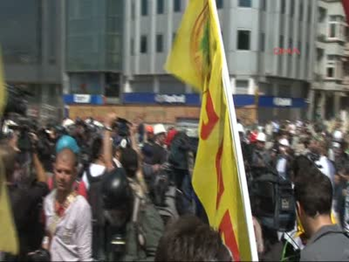 Taksim\'de "Kameralı Helikopter" Alarmı
