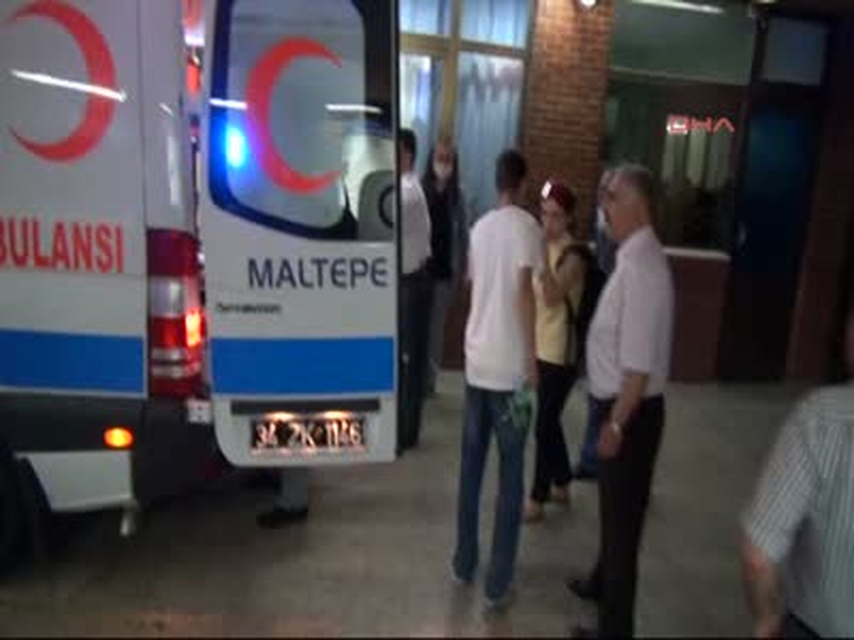 Taksim\'deki Akşam Müdahalesi 13 Kişi Hastaneye Getirildi