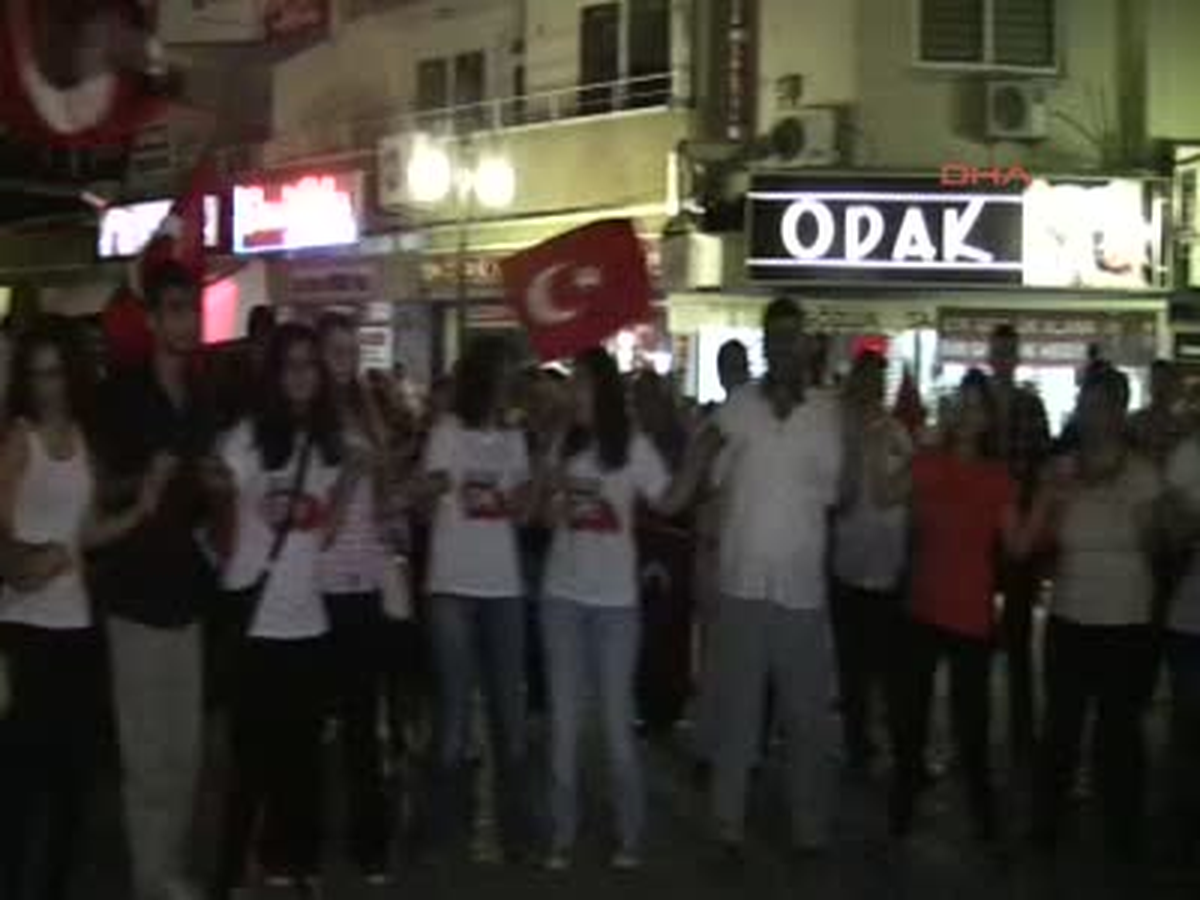 Tarsus\'ta Gezi Parkı Protestosu Devam Ediyor