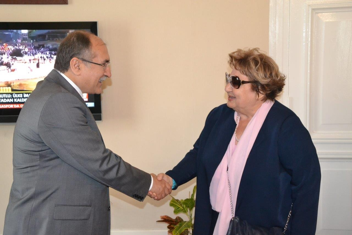 Türk Kadınlar Konseyi Manisa Şubesi\'nden Vali Savaş\'a Ziyaret