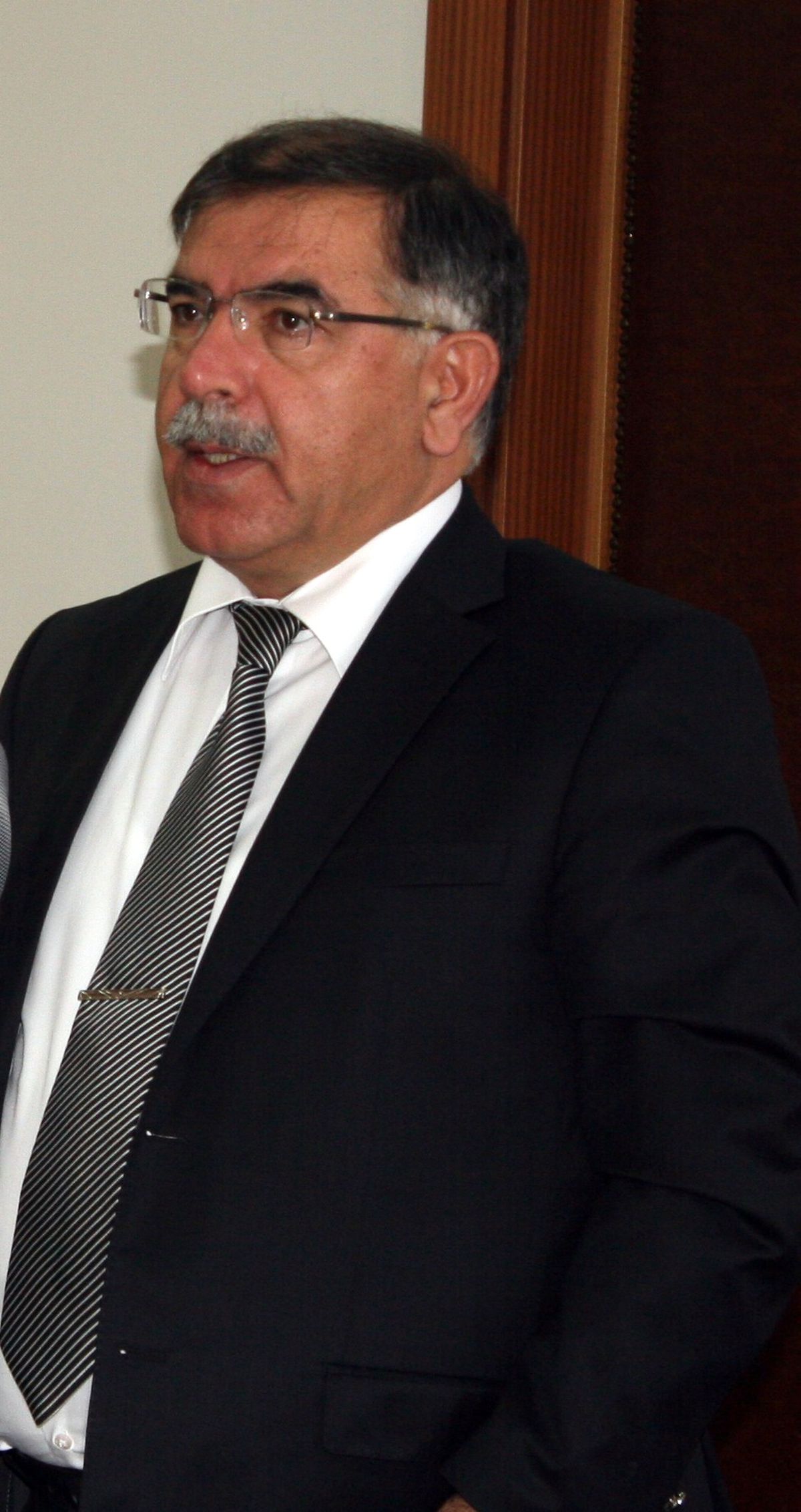 Vali Adnan Yılmaz;