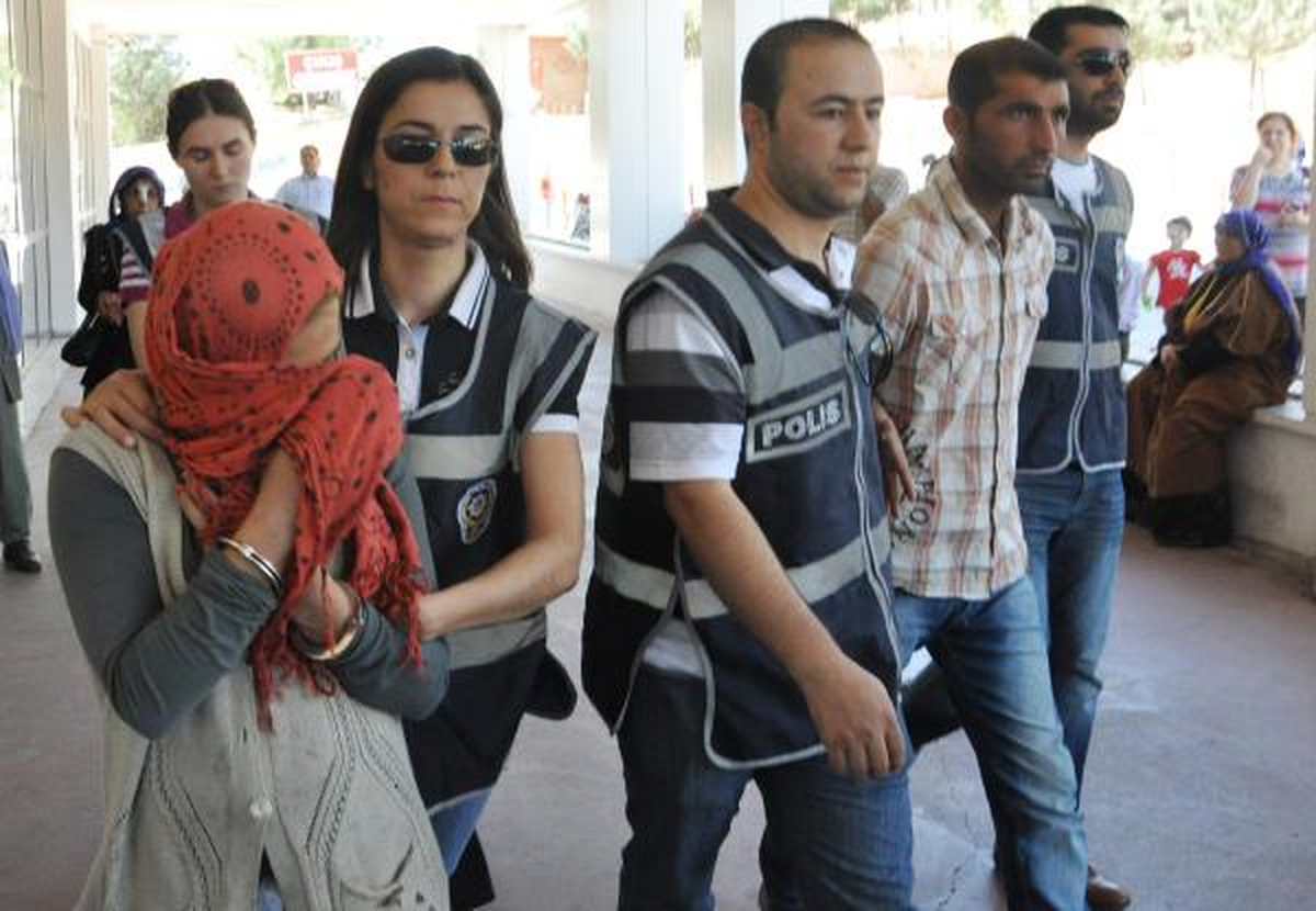 3 Suriyeliye Hırsızlık İddiasıyla Gözaltı