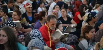 5 Bin Roman Aynı Anda Kitap Okudu