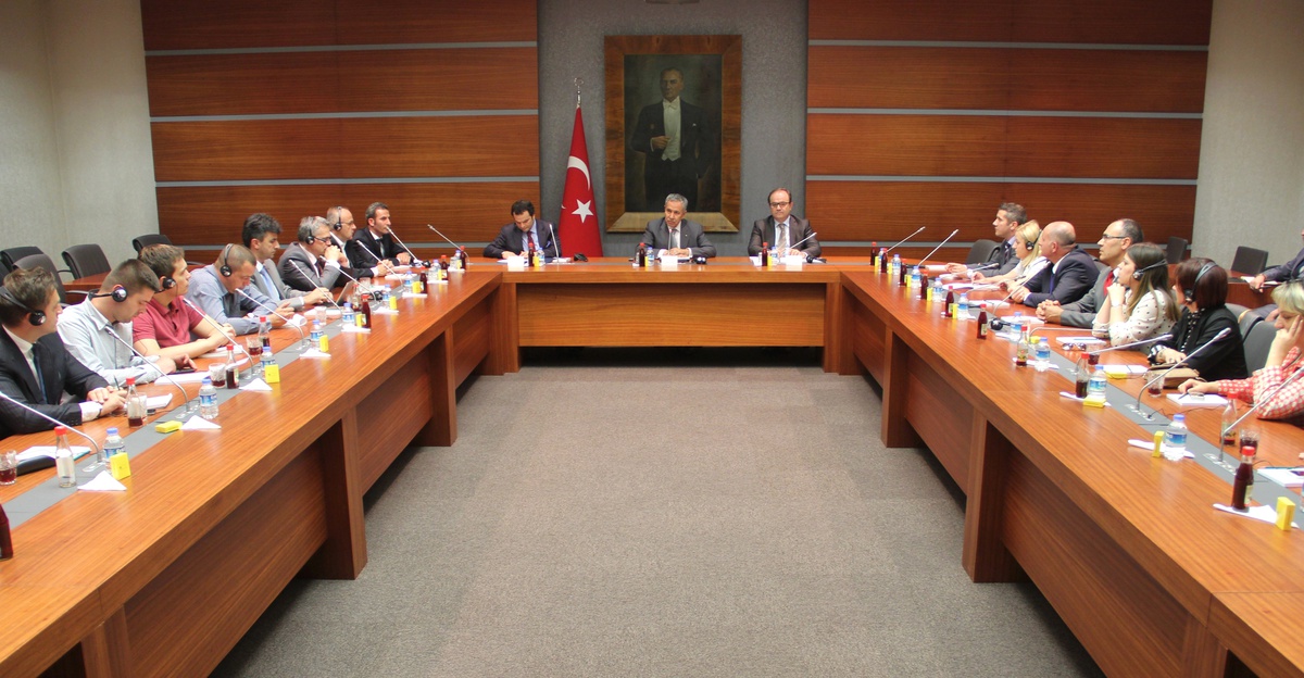 Arınç, Bosna Hersek'te Yayın Yapan Medya Kuruluşu Temsilcilerini Kabul Etti