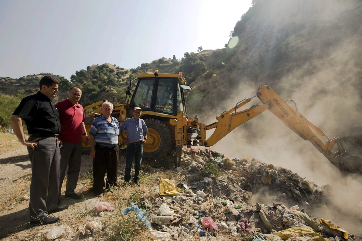 Aydın Belediyesi Köylerdeki Çöp Havzalarını Temizliyor