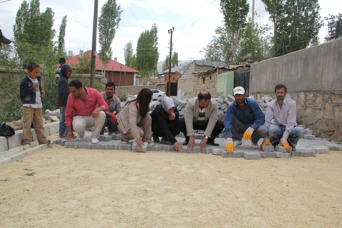 Başkale de Kilit Taşı Çalışması