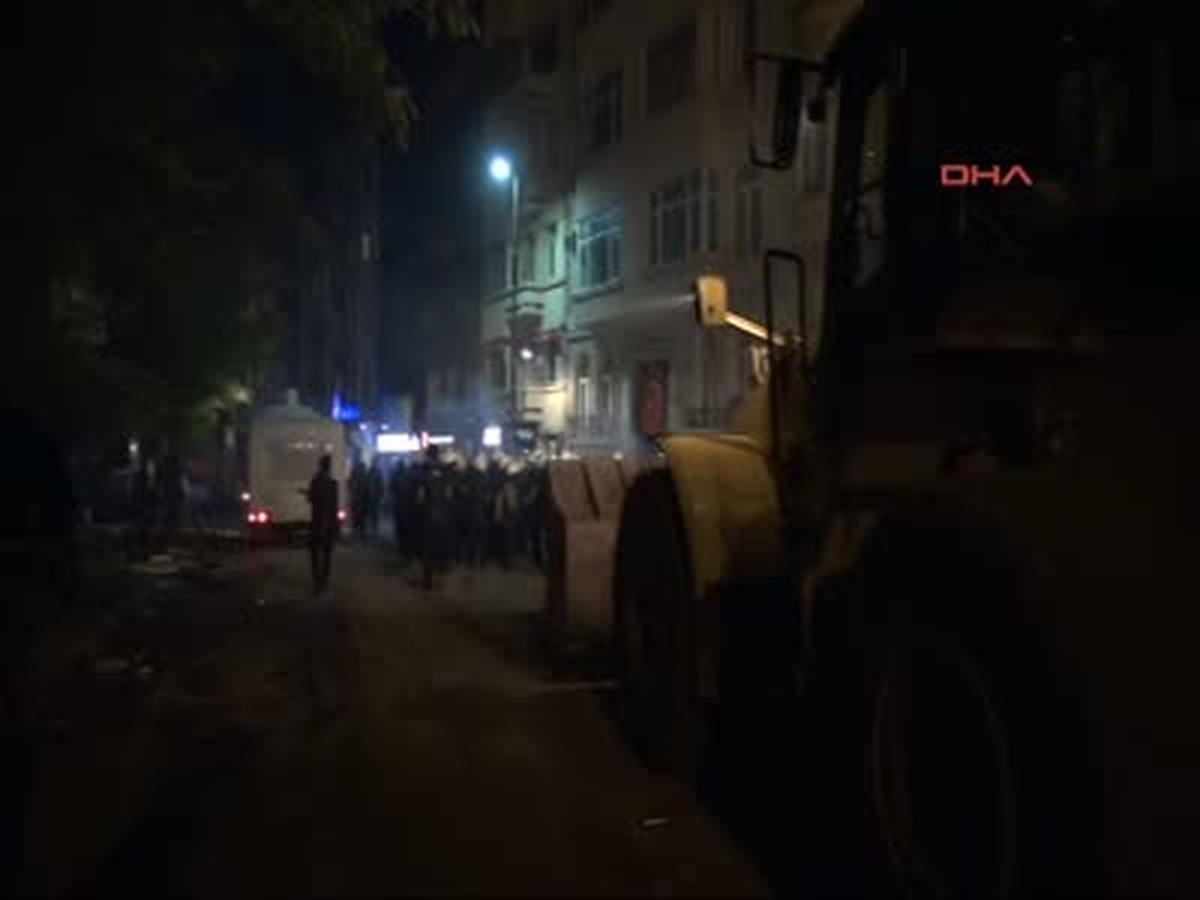 Çadırlar Gaz Bombaları Nedeniyle Boşaldı