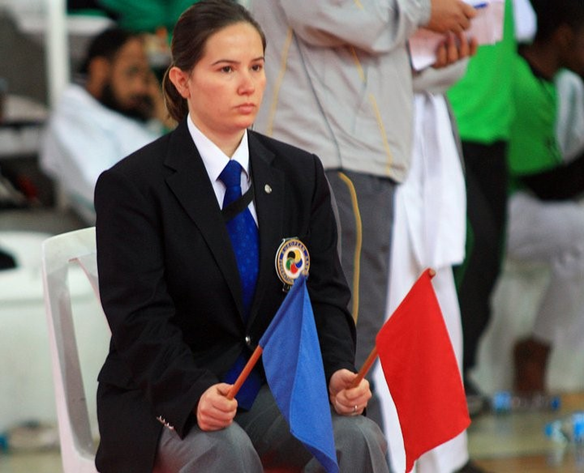 Cbü Besyo Öğretim Üyesi Avrupa Karate Hakemi Oldu