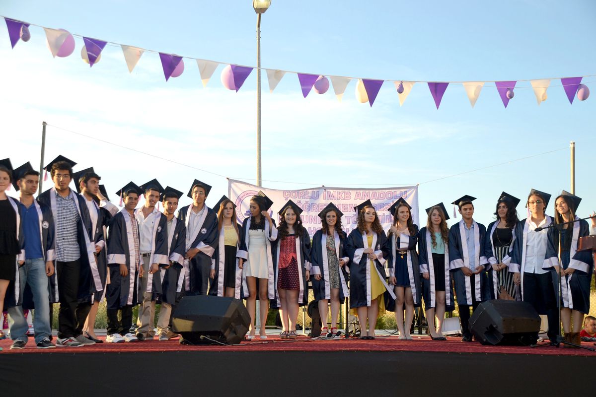 Çorlu Anadolu Öğretmen Lisesi İlk Mezunlarını Verdi