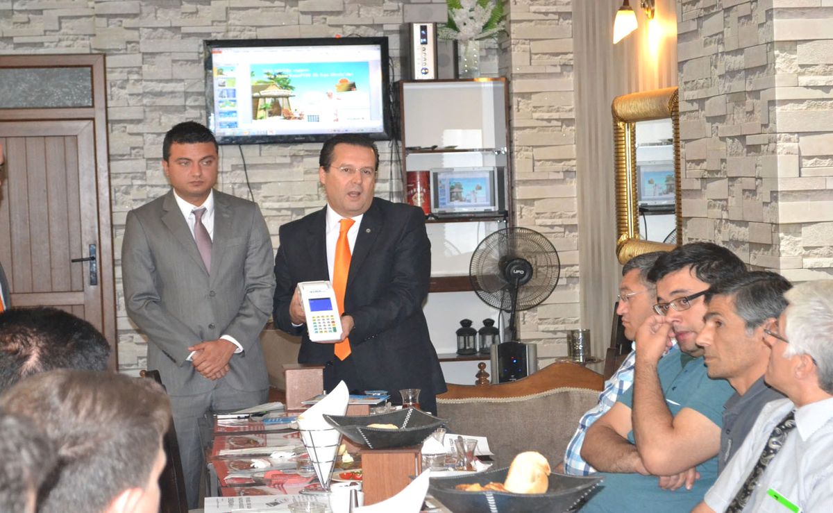 Denizbank Kula\'da Yazarkasa Pos Ürününü Tanıttı