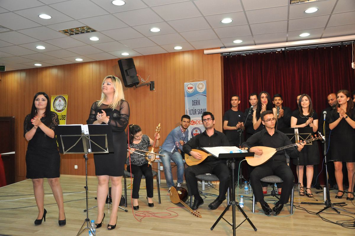 Derik'teki Öğretmenlerden Yıl Sonu Konseri