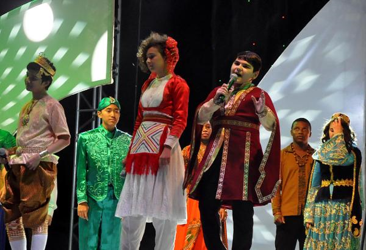 Diyarbakır\'da Türkçe ve Kürtçe Şarkı Şöleni