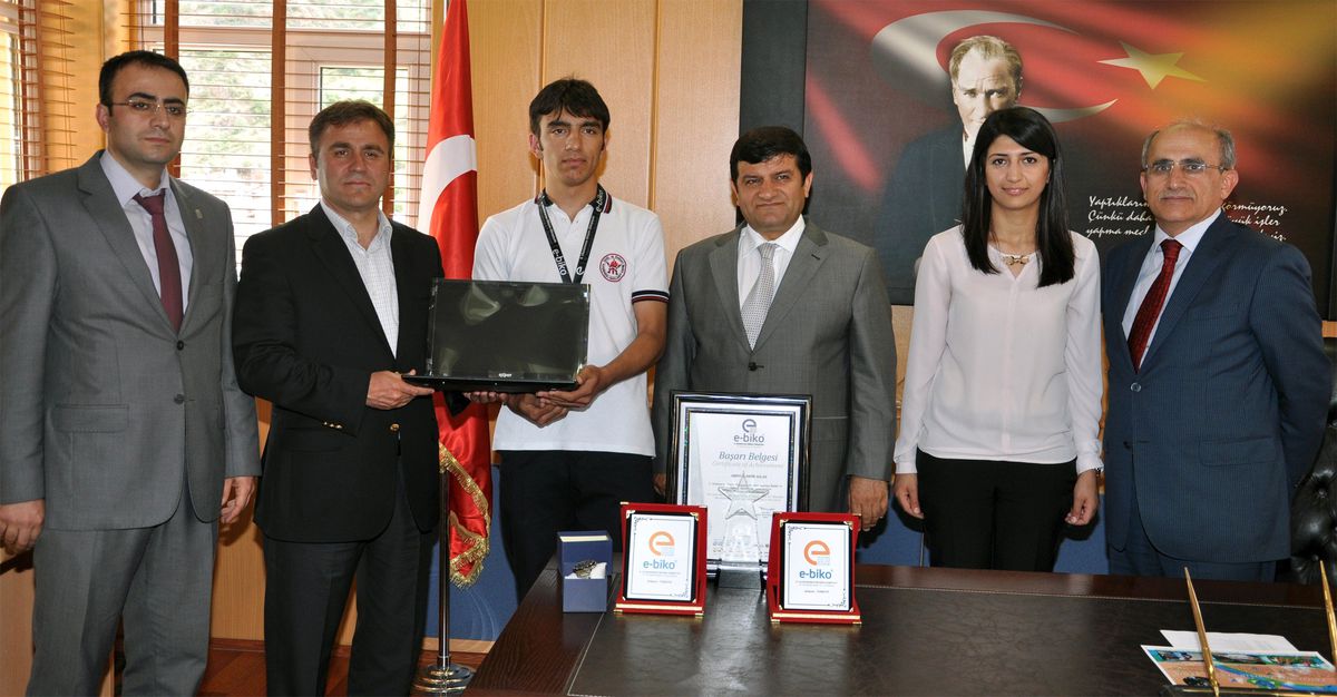 Efsanevi Taşlar Birinci Oldu