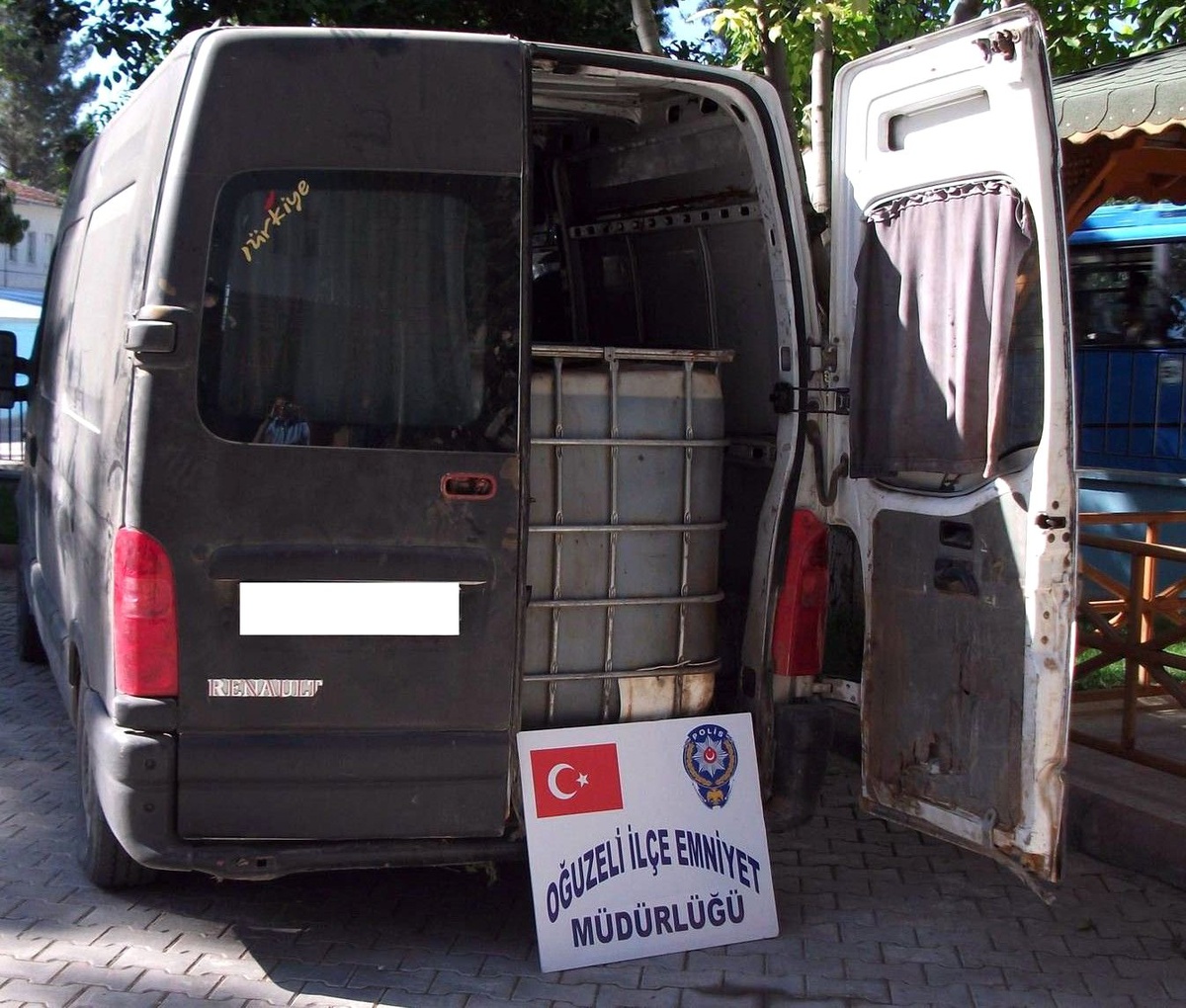 Gaziantep\'te 3 Bin Litre Kaçak Mazot Ele Geçirildi