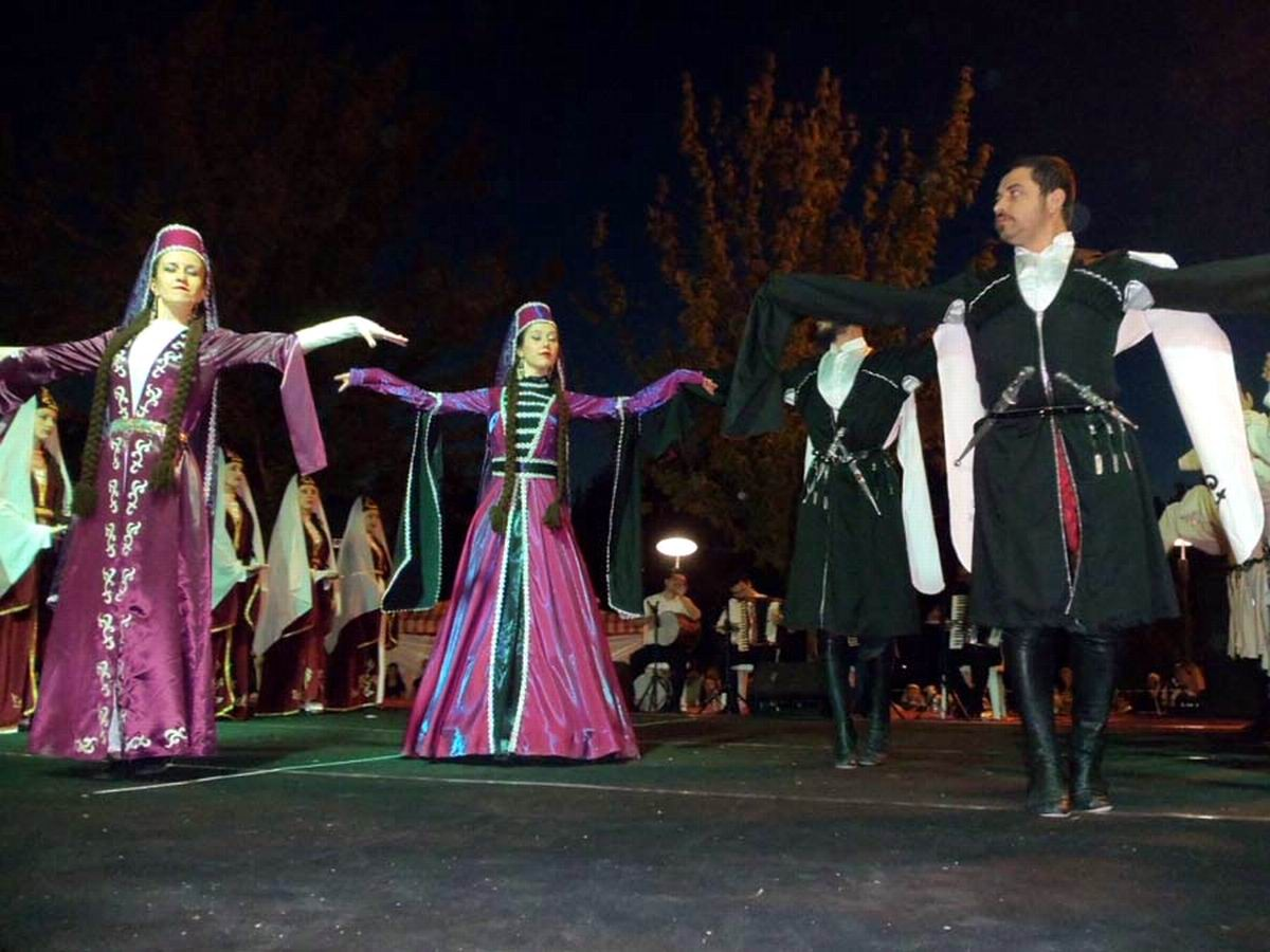 Gönen\'de Kafkas Rüzgarı