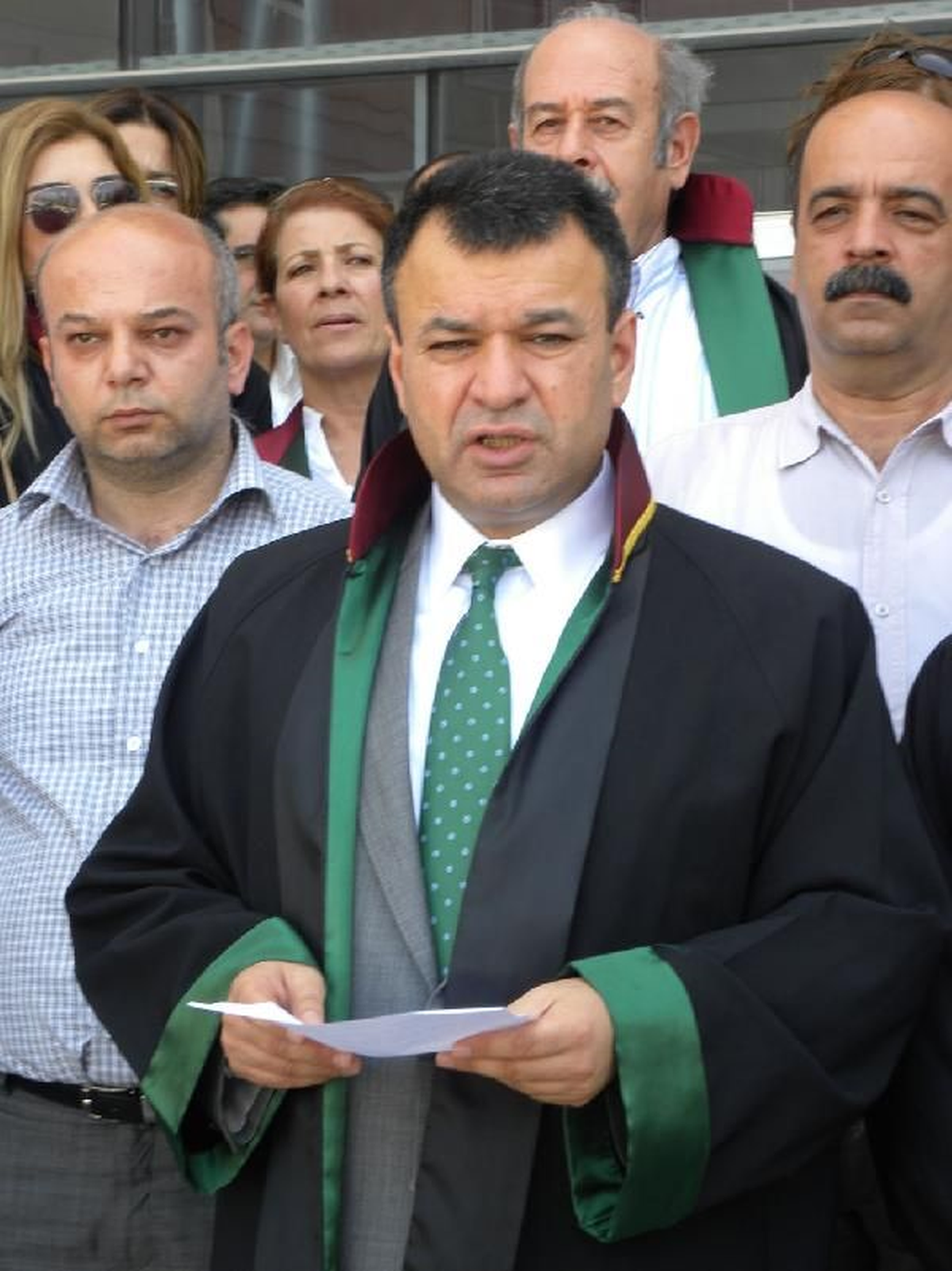 Hatay Barosu\'ndan Avukatlara Gözaltıya Kınama