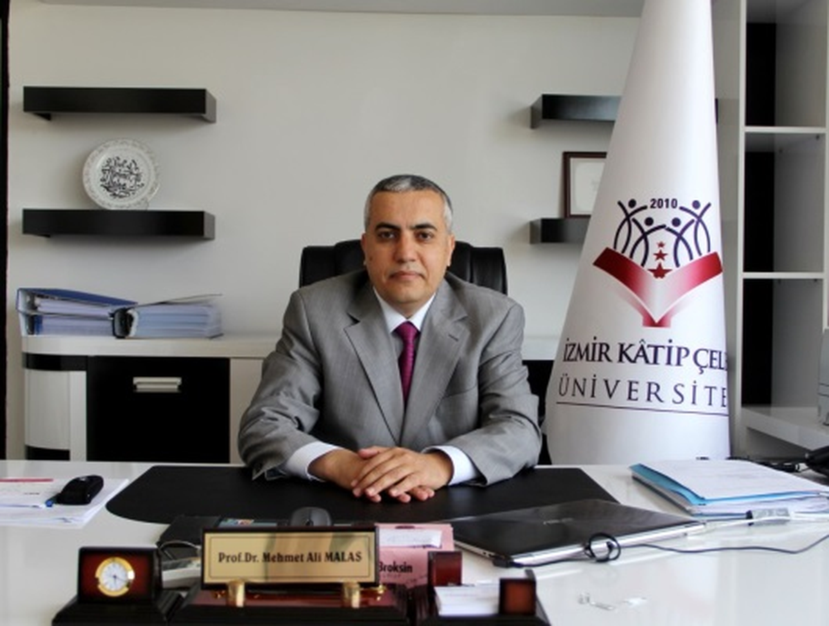 İKÇÜ\'den İhtiyaç Sahibi Öğrencilere Burs İmkânı