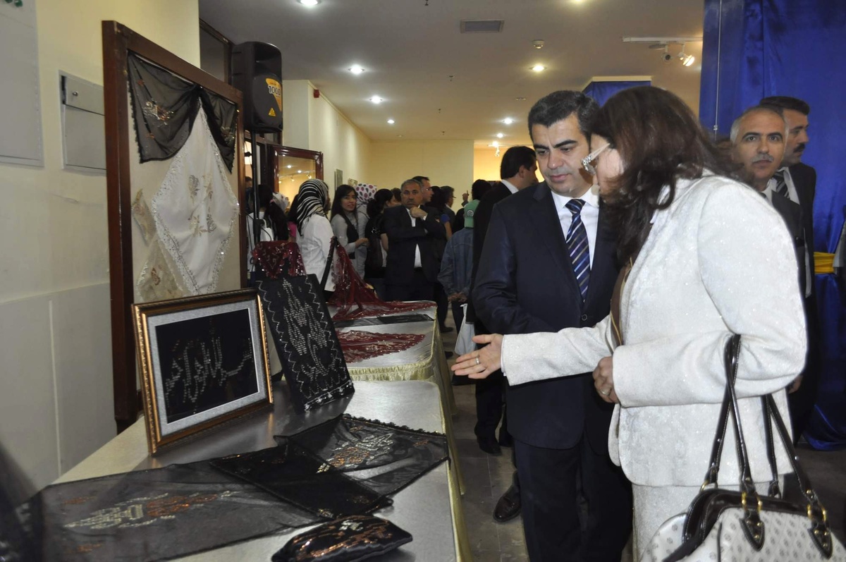 İl Ültür ve Turizm Müdürlüğü\'nün Düzenlediği El Sanatları Sergisi Açıldı