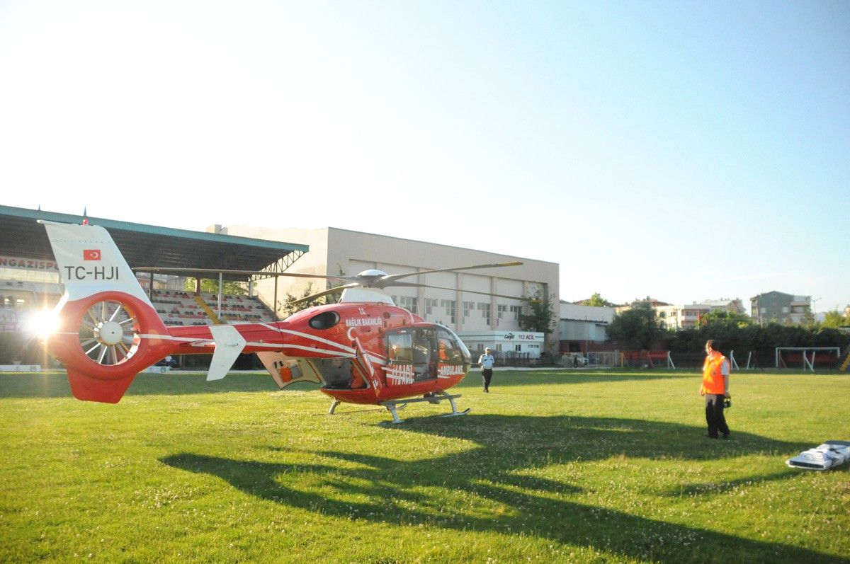 İntihara Teşebbüs Eden Genç Helikopterle Hastaneye Kaldırıldı