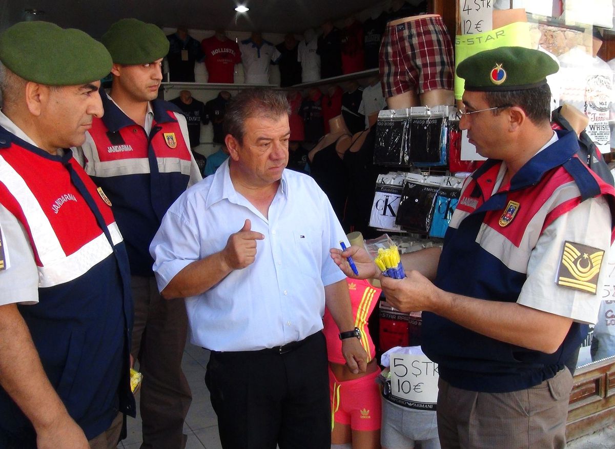 Jandarma Side Esnafına Sahte Para Kalemi Dağıttı