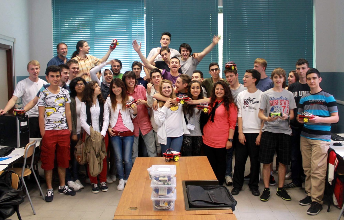 Kayserili Meslek Lisesi Öğrencileri, İtalya\'da Robot Eğitimi Aldılar