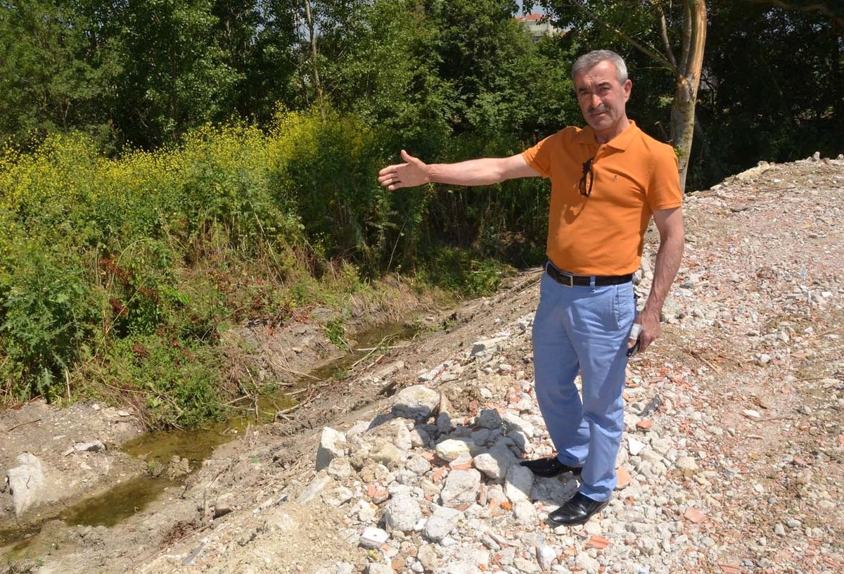 Koku ve Sineklerden Bunalan Büyükçekmeceliler İSKİ\'den Yardım Bekliyor