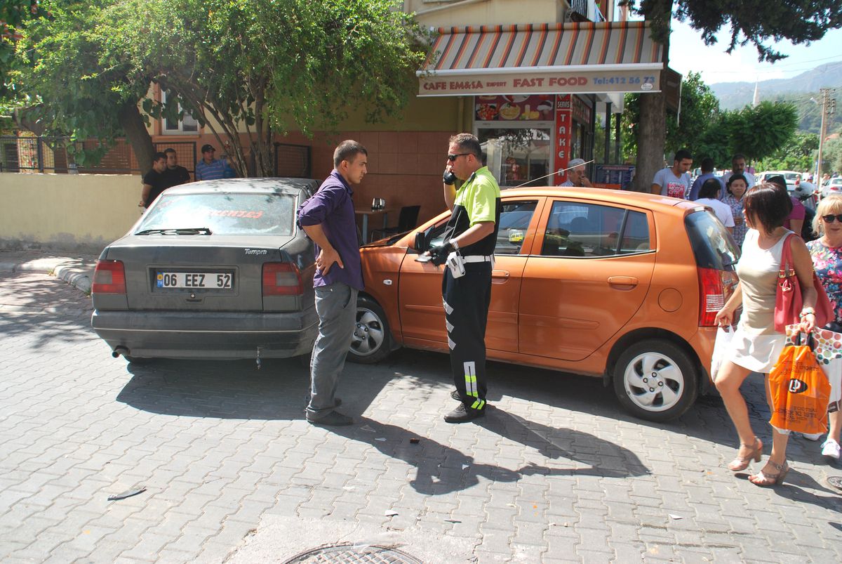 Marmaris'te Trafik Kazası: 1 Yaralı