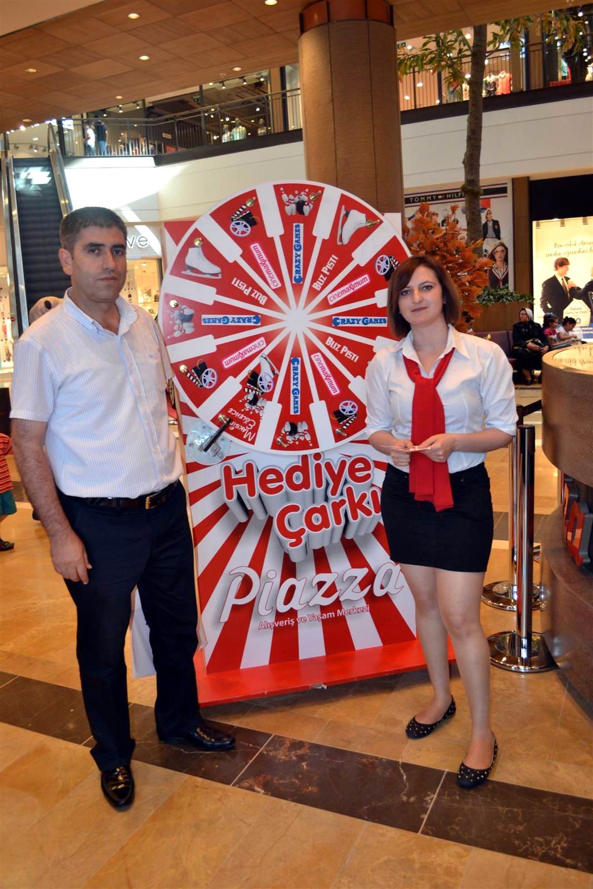 Piazza\'nın Hediye Çarkı Dönüyor
