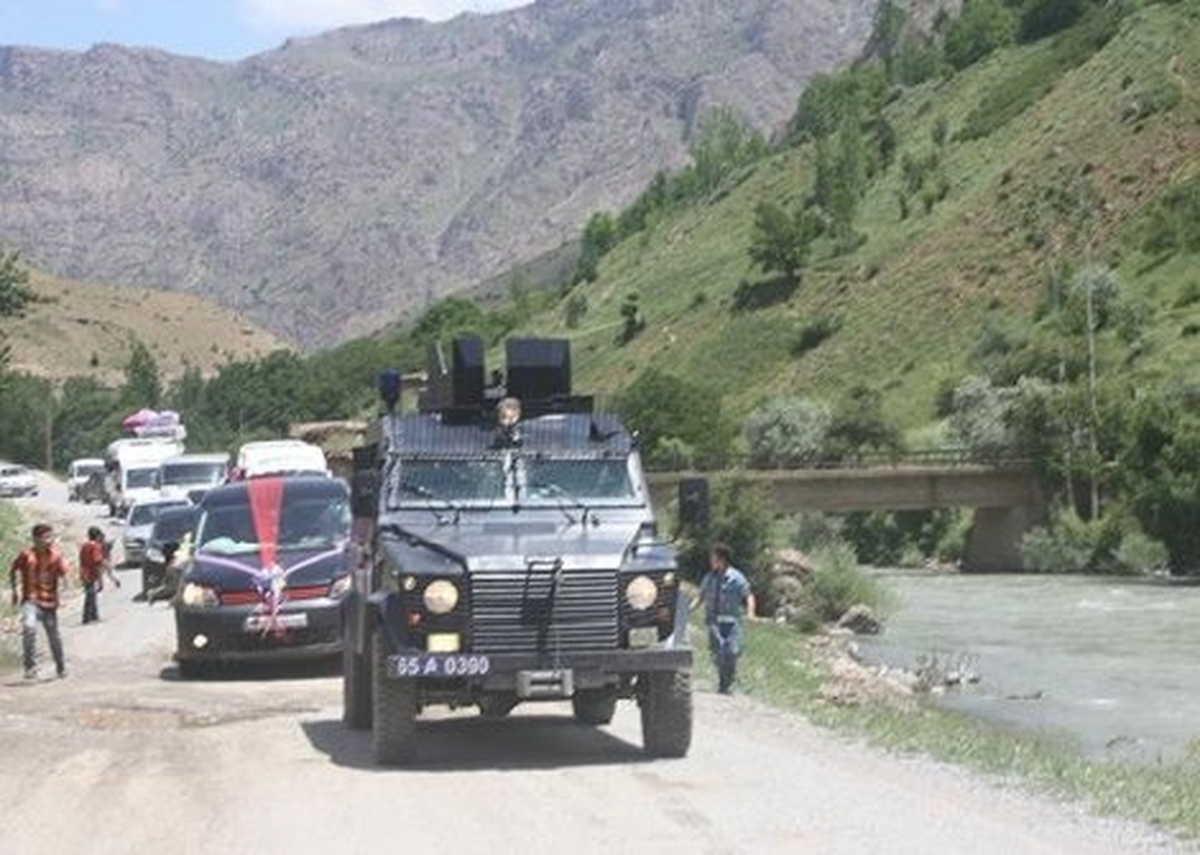 Polis Mutluluk İçin Siren Çaldı