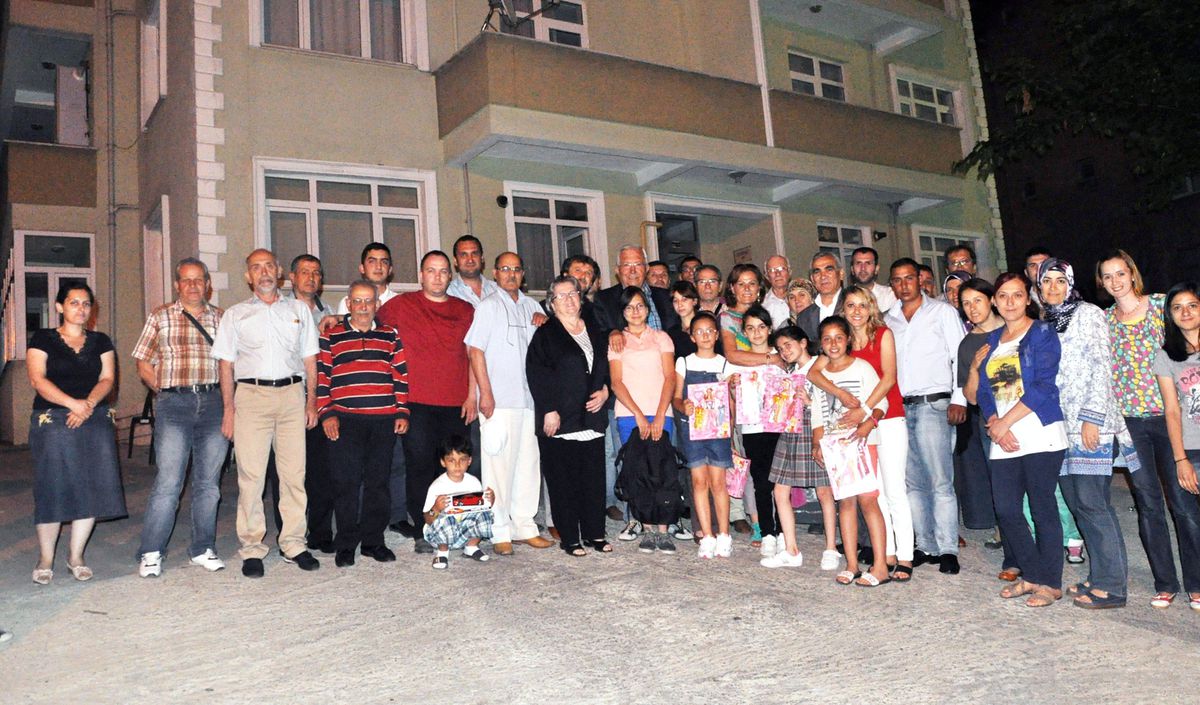 Başkan Posbıyık Kirmanlı\'da Çiçeklerle Karşılandı